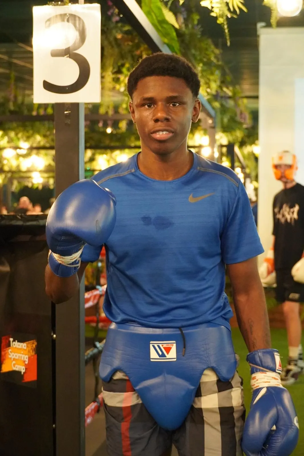 Boxer ready at ring 3